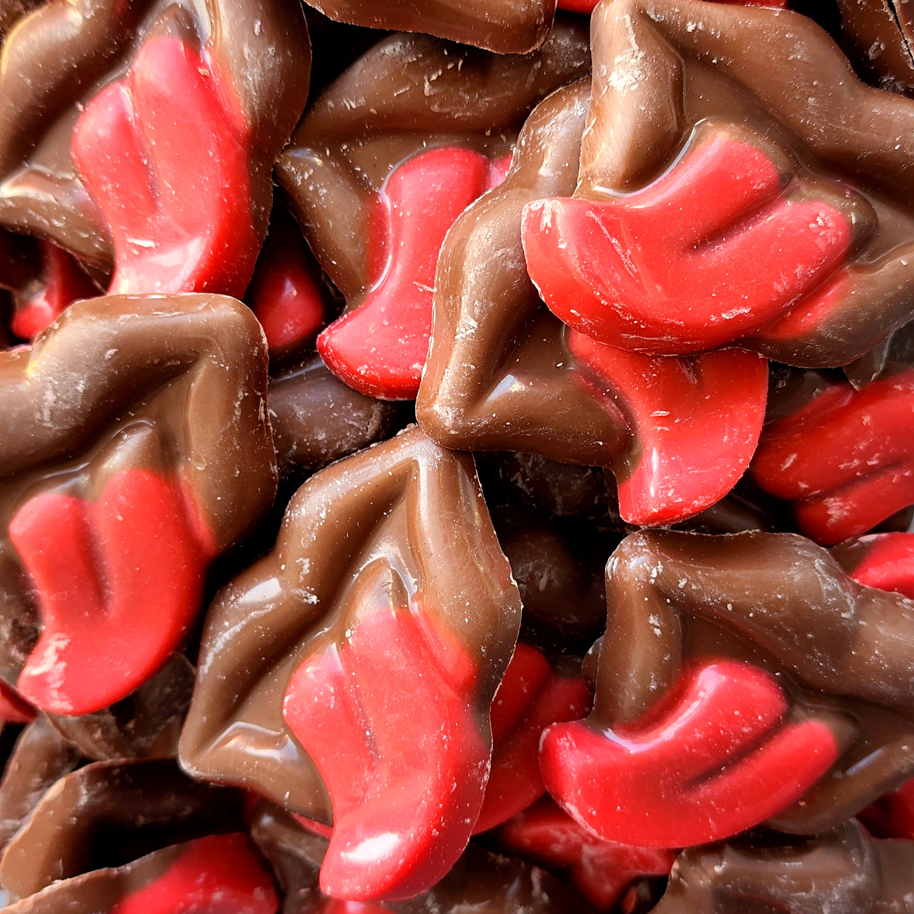 Chocolate Strawberry Lips - Pik n Mix Lollies NZ